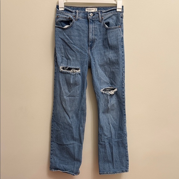 Abercrombie & Fitch The 90s Relaxed Jean High Rise Distressed Women’s 28/6S New - Picture 1 of 11